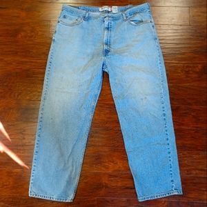 Vintage Levi's 550 relaxed fit blue jeans.